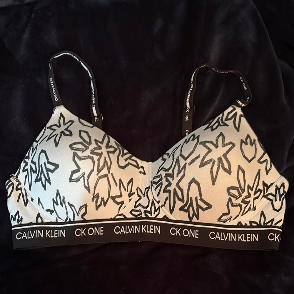 Calvin Klein Black and White Bra with Branded Elastic Band